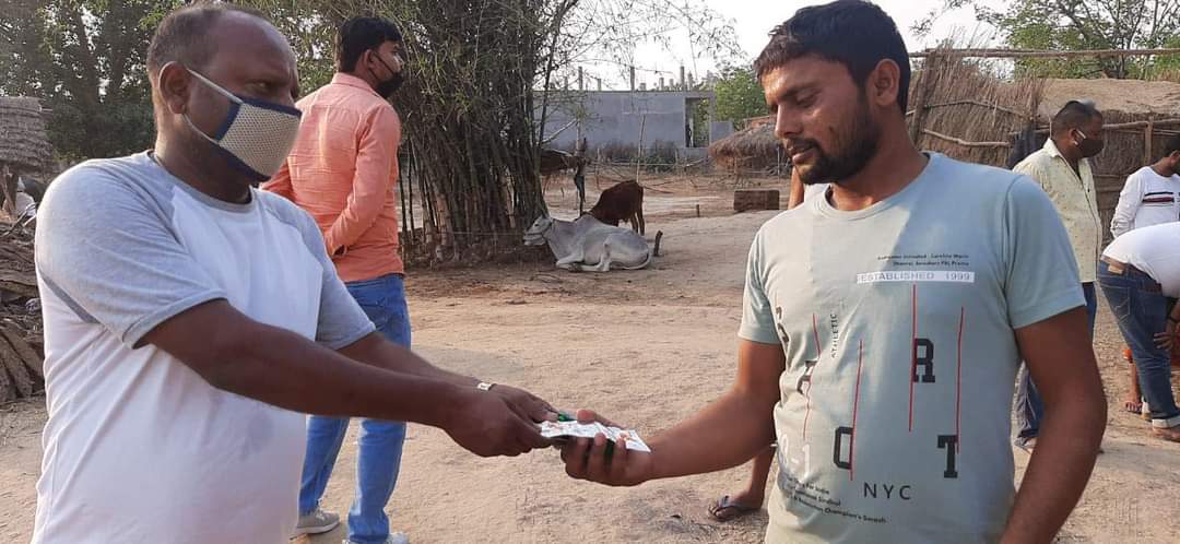 Bande Bharats Medicine Distribution Program in Rural Areas Affected By Corona